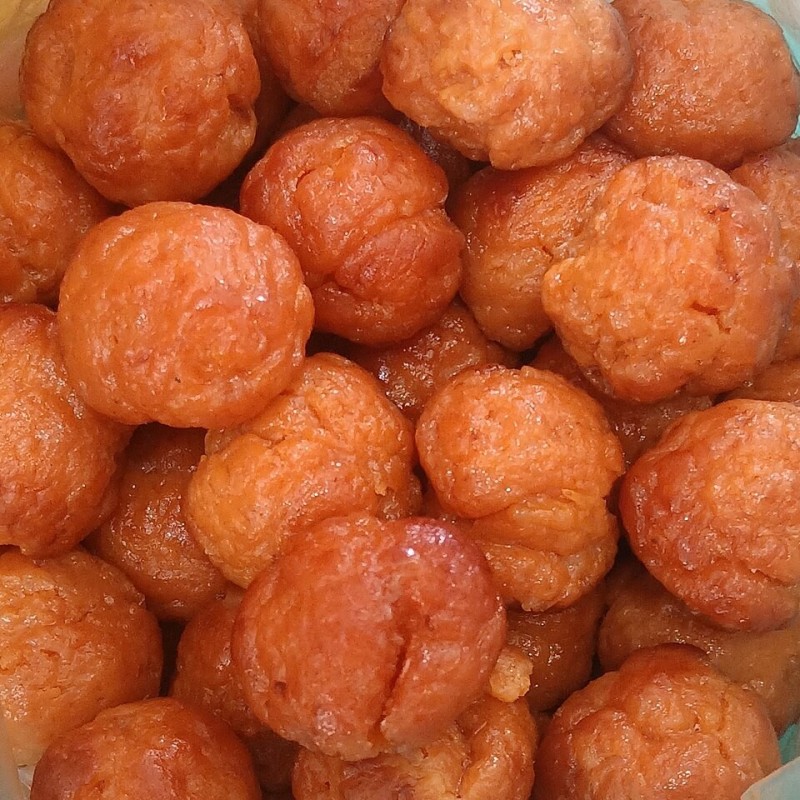 Boulettes de poulet aux champignons, frites