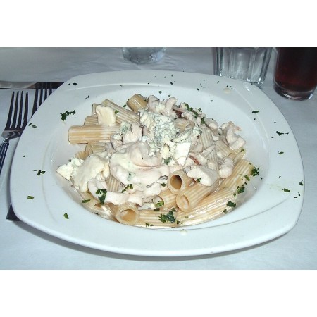 Émincé de poulet, tagliatelles, riz ou frites